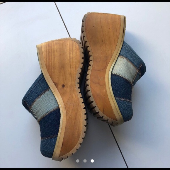 *clogs* - Picture 3 of 3